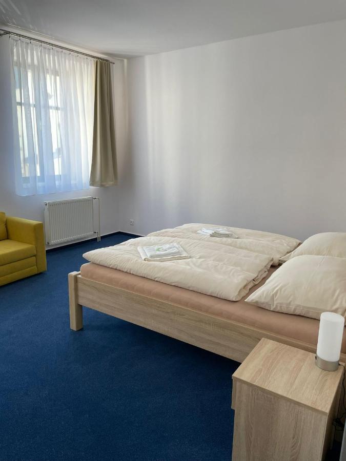 Hotel U Mesta Prahy นาคอด ภายนอก รูปภาพ