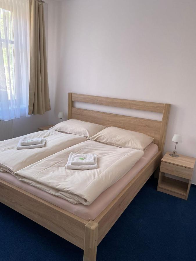 Hotel U Mesta Prahy นาคอด ภายนอก รูปภาพ