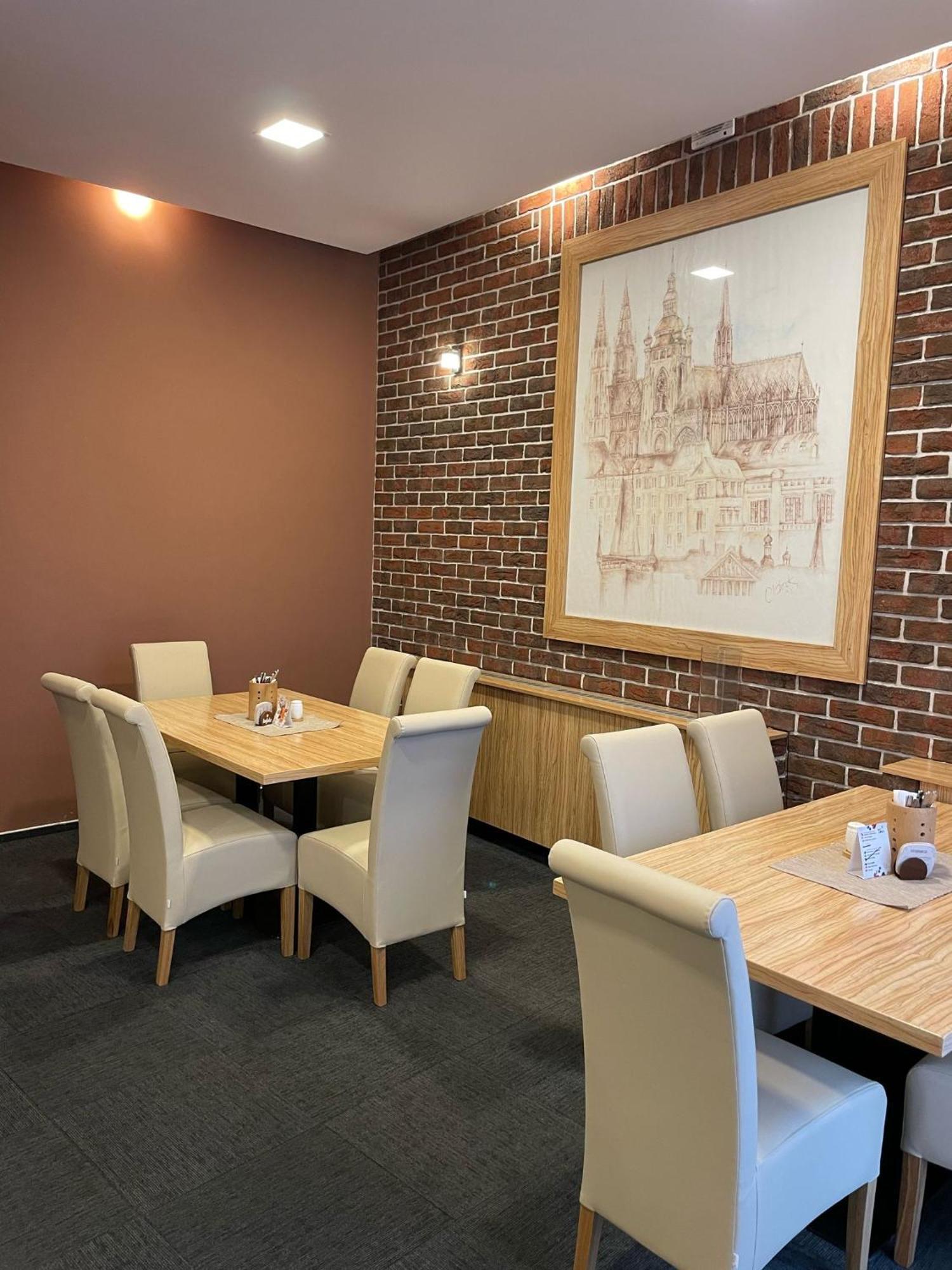 Hotel U Mesta Prahy นาคอด ภายนอก รูปภาพ